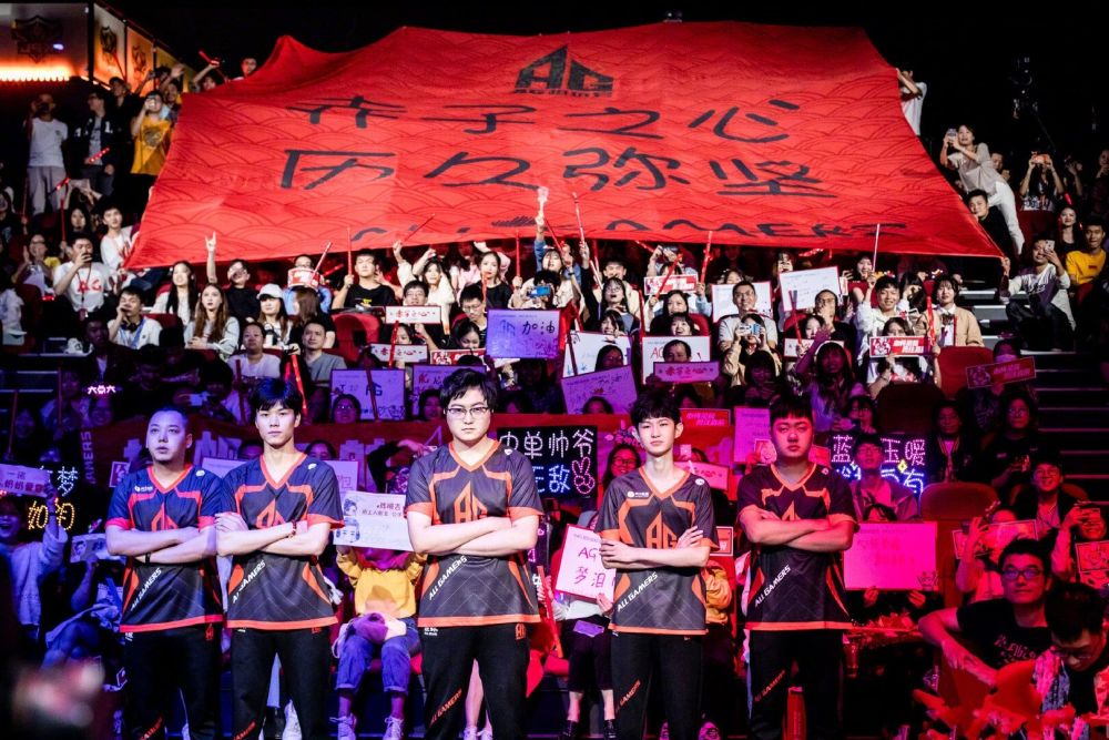 英格兰队新帅图赫尔公布新阵 拉什福德亨德森入选.