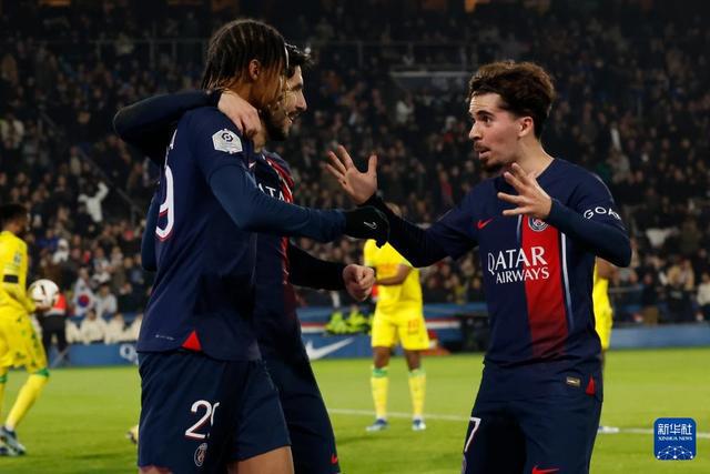 比赛中传球 比赛中传球